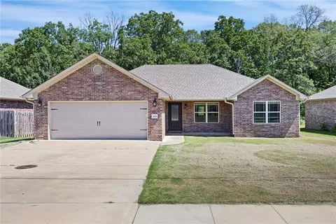 1629 E 8 St, Russellville, AR 72802