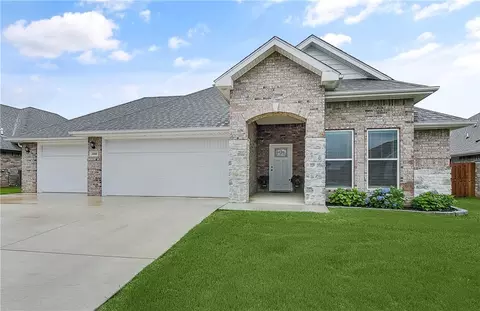 1060 Pink Lady Pl, Bentonville, AR 72712