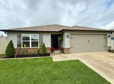 808 NW 69th Ave, Bentonville, AR 72713