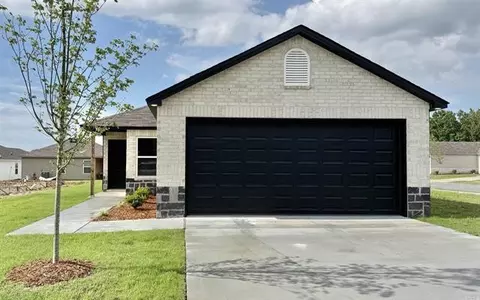 10201 Marilyn Dr, Maumelle, AR 72113