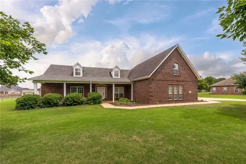 276 Fredonia St, Springdale, AR 72762
