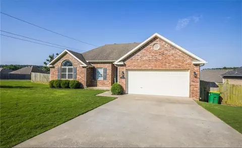 6331 Clay Ave, Springdale, AR 72762