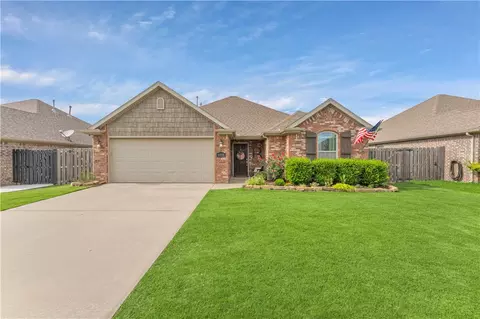 4800 Croft Dr, Fayetteville, AR 72704