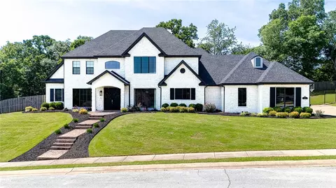 601 Chattin Cir, Bentonville, AR 72713
