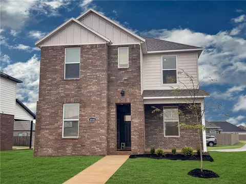 4646 W Aurora St, Fayetteville, AR 72704