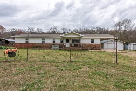 19282 Hall Rd, West Fork, AR 72774