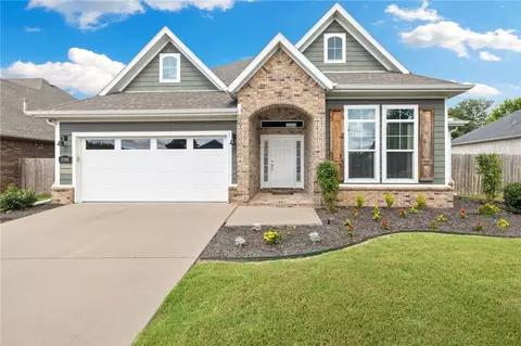 2396 S Sugarbush Ave, Fayetteville, AR 72701