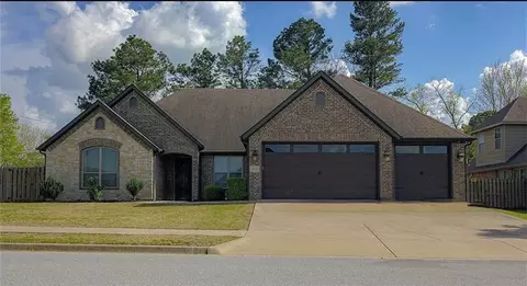 1730 Helen Ln, Bentonville, AR 72713