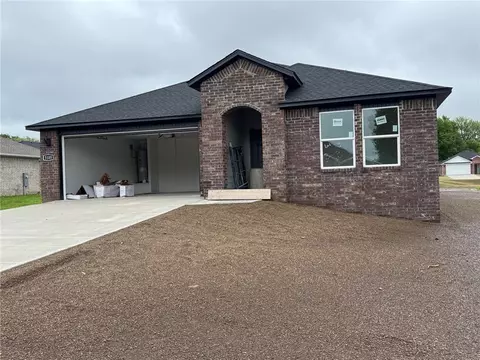 3105 N Rooster St, Siloam Springs, AR 72761