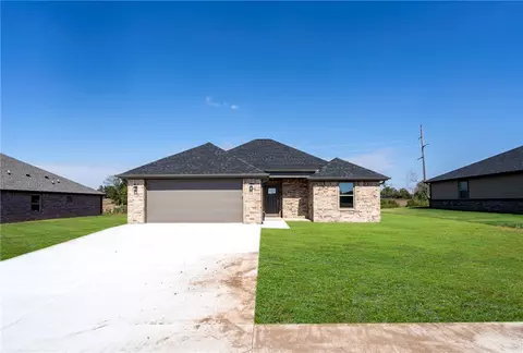 1123 Center Court Cir, Grove, OK 74344