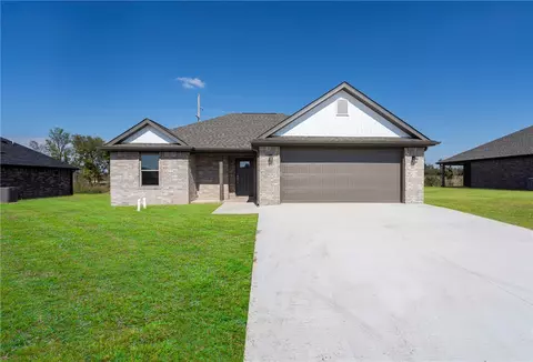 1119 Center Court Cir, Grove, OK 74344