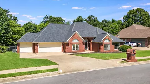 3986 Saulsbury St, Springdale, AR 72762
