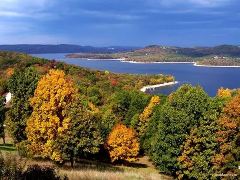 55 Eagle Dr, Eureka Springs, AR 72631