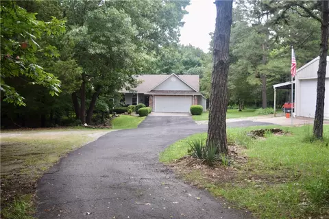 8234 Summer Shade Rd, Rogers, AR 72756