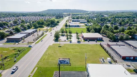 2569 E Robinson Ave, Springdale, AR 72764 photo 5