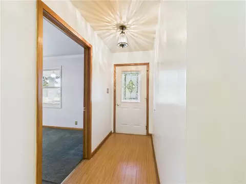 Entry Way - 102 Mockingbird St, Harrison, AR 72601 photo 3 of 5