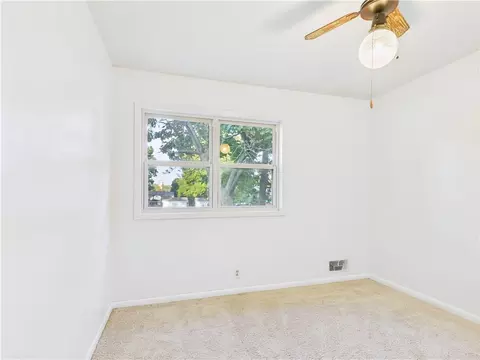 Bedroom - 102 Mockingbird St, Harrison, AR 72601 photo 1 of 3