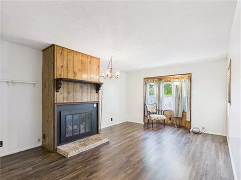 Living - 102 Mockingbird St, Harrison, AR 72601 photo 3 of 4
