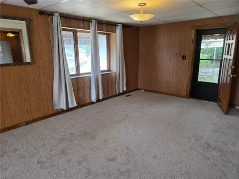 Living - 219 W Rush Ave, Harrison, AR 72601 photo 2 of 4