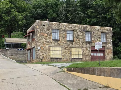 Exterior - 219 W Rush Ave, Harrison, AR 72601 photo 1 of 8