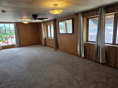 Living - 219 W Rush Ave, Harrison, AR 72601 photo 3 of 4