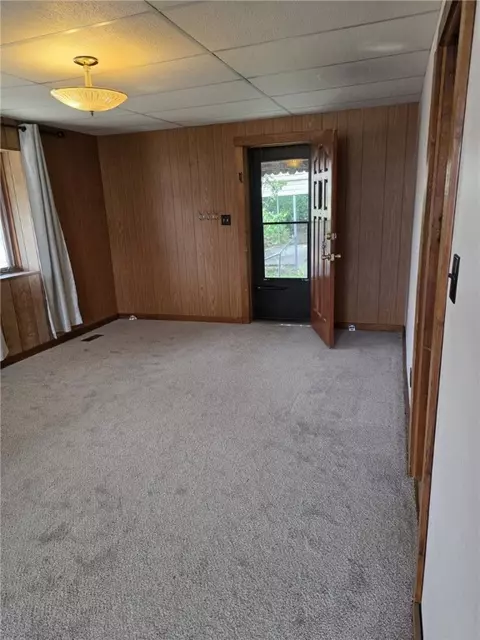 Living - 219 W Rush Ave, Harrison, AR 72601 photo 1 of 4