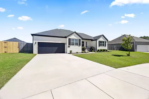 5832 Fountain St, Fayetteville, AR 72704