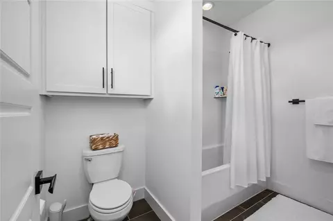 Bath - 4204 S Exeter Dr, Rogers, AR 72758 photo 5 of 7