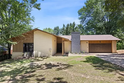 904 W 17th Ter, Russellville, AR 72801