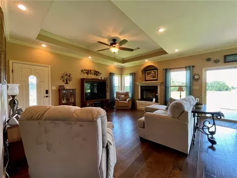 Living - 4860 Buck Mountain Rd, Dover, AR 72837 photo 4 of 6