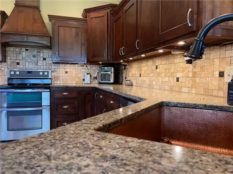 Kitchen - 4860 Buck Mountain Rd, Dover, AR 72837 photo 3 of 5