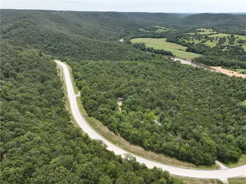 6937 Highway 221, Berryville, AR 72616
