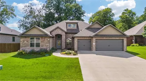 1059 N Torrey Pines Ln, Cave Springs, AR 72718