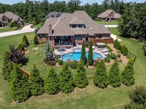 1322 Royal Ave, Centerton, AR 72719 photo 2