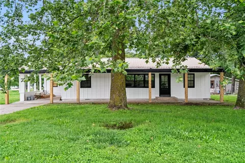 12569 Pioneer Ln, Gentry, AR 72734
