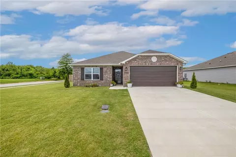 804 S Excelsior Dr, Siloam Springs, AR 72761