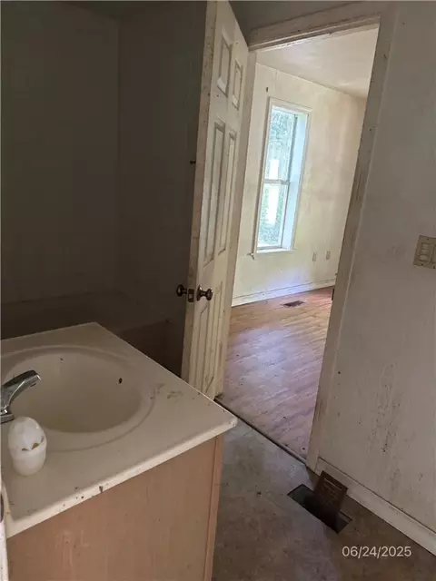610 High St, Leslie, AR 72645 photo 7