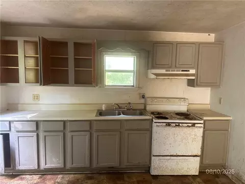 610 High St, Leslie, AR 72645 photo 4