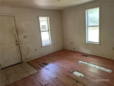 610 High St, Leslie, AR 72645 photo 2