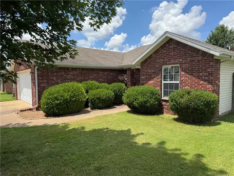 6404 SW High Meadow Blvd, Bentonville, AR 72713