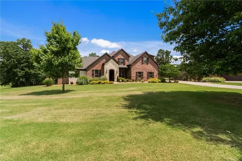 6010 W Bannister Dr, Fayetteville, AR 72704