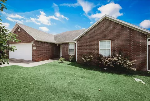 2167 Sweetwater Ranch Ave, Springdale, AR 72764