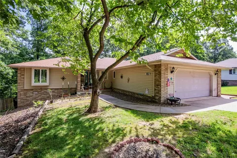 8 Ashton Ln, Bella Vista, AR 72715