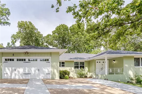 5 Abingdon Ln, Bella Vista, AR 72715