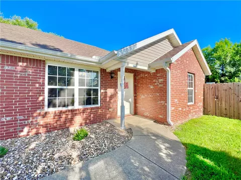 1459 Frisco Track Trce, Elkins, AR 72727