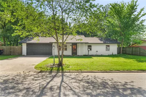 711 Hinshaw, Springdale, AR 72762