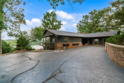409 Hillcrest Rd, Eureka Springs, AR 72631