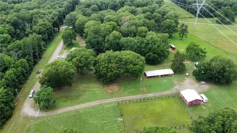 158 Hayden Ln, Russellville, AR 72802