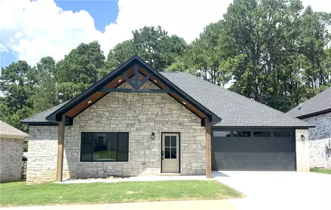 137 Harbor Cir, Russellville, AR 72802