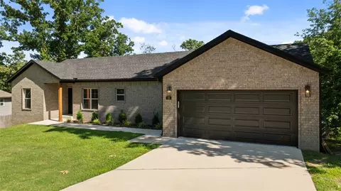28 Murphy Dr, Bella Vista, AR 72715